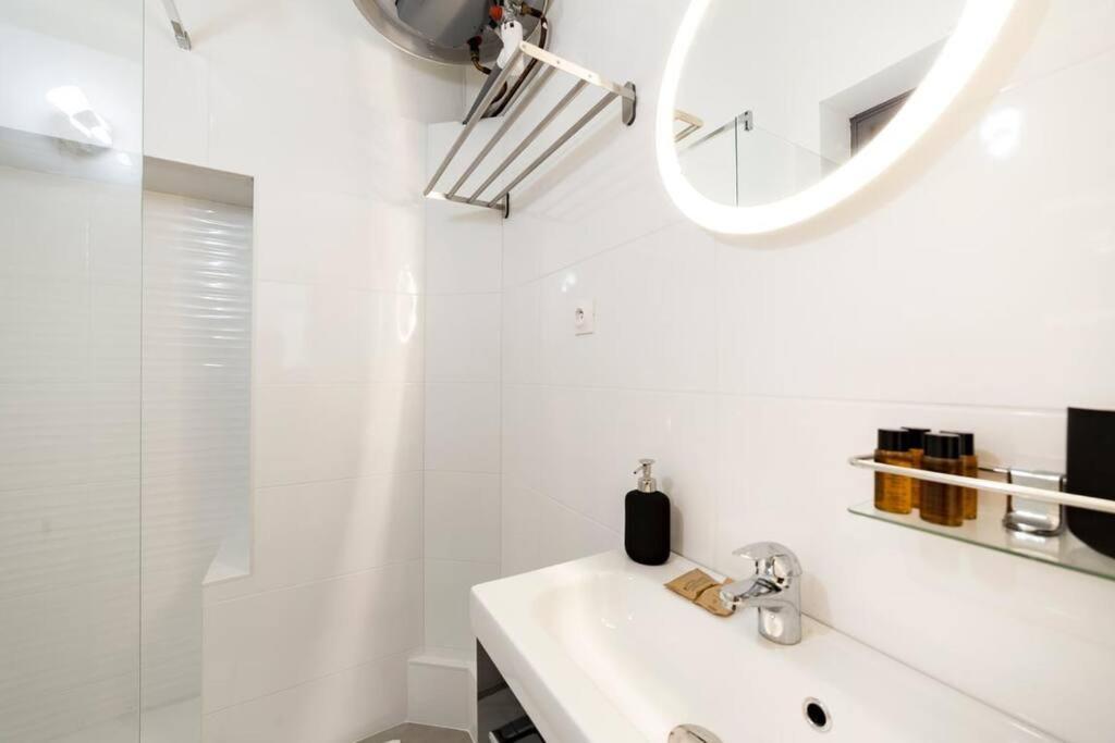 Le Cocon De Lyon Apartment Bagian luar foto