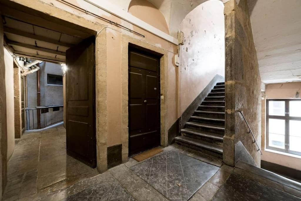 Le Cocon De Lyon Apartment Bagian luar foto